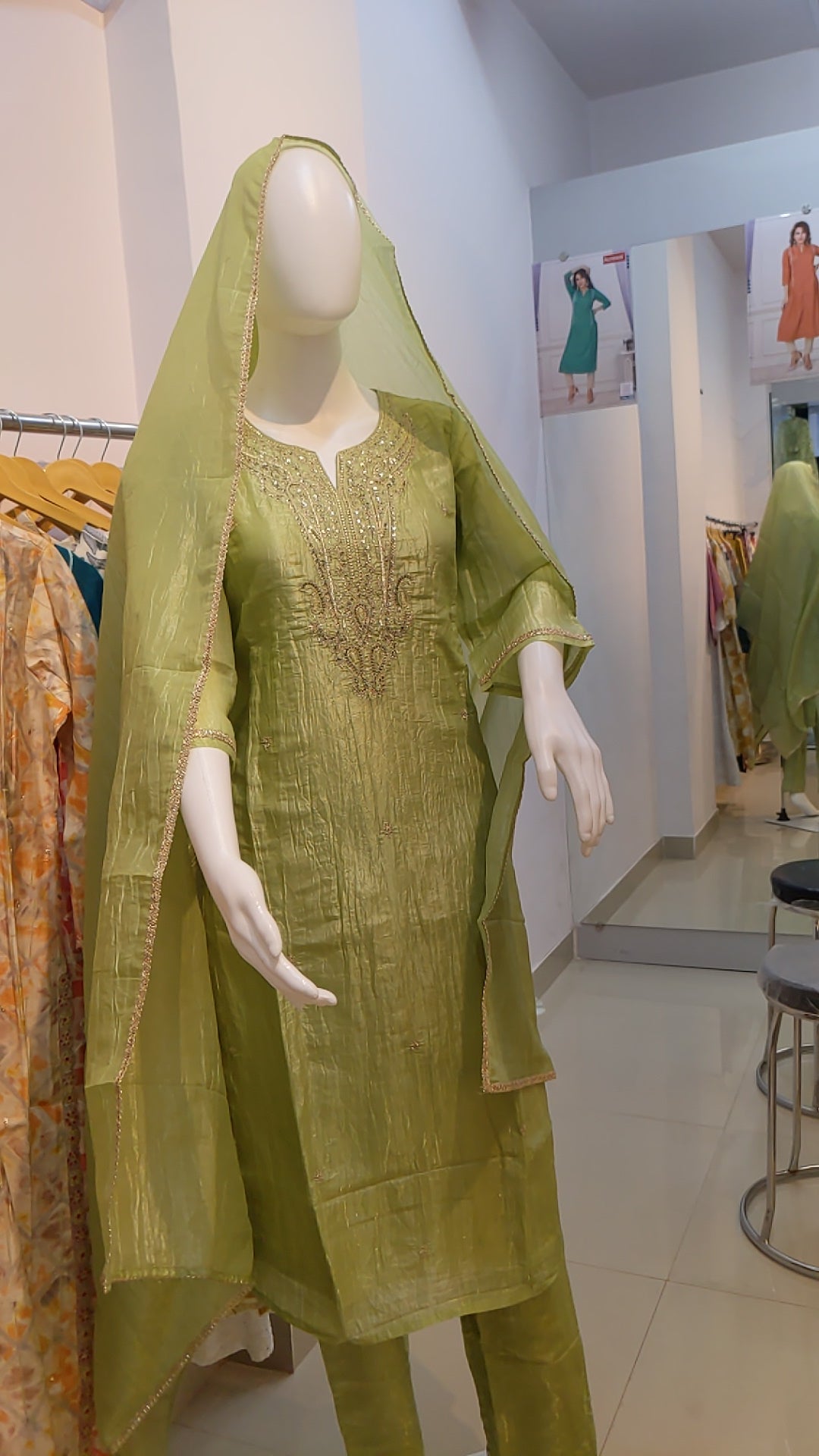 Golden Crush 3 Piece Suit